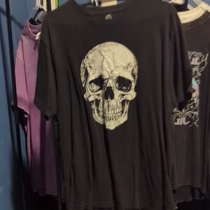 Black Skull Graphic Tee